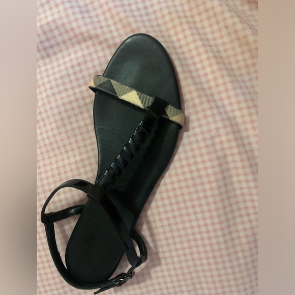 Burberry black sandals, used but in good condition comfortable - Picture 5 of 10